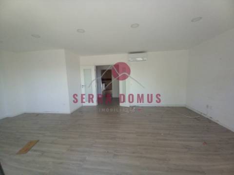 Maravilhoso Apartamento T4 (DUPLEX c/SUITE) em Castanheira do Ribatejo