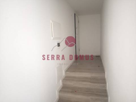 Maravilhoso Apartamento T4 (DUPLEX c/SUITE) em Castanheira do Ribatejo