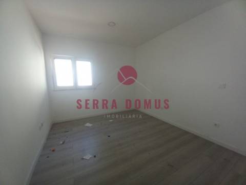 Maravilhoso Apartamento T4 (DUPLEX c/SUITE) em Castanheira do Ribatejo