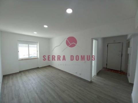 Apartamento T2 Remodelado  com  Vista Mar e terraço  na Ericeira