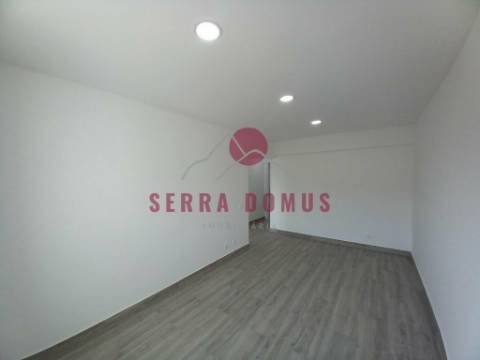 Apartamento T2 Remodelado  com  Vista Mar e terraço  na Ericeira