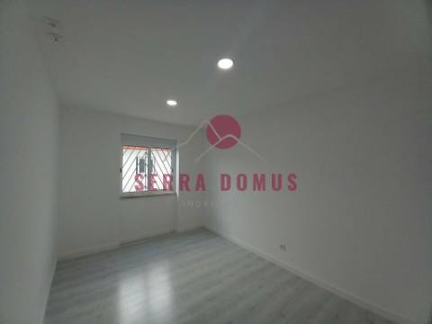 Apartamento T2 Remodelado  com  Vista Mar e terraço  na Ericeira