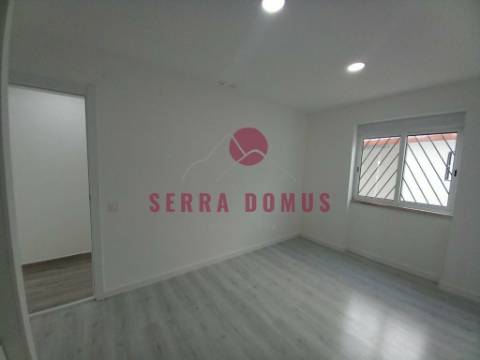 Apartamento T2 Remodelado  com  Vista Mar e terraço  na Ericeira