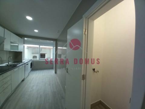 Apartamento T2 Remodelado  com  Vista Mar e terraço  na Ericeira