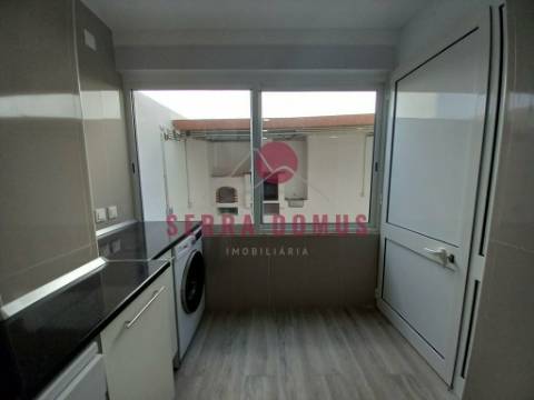 Apartamento T2 Remodelado  com  Vista Mar e terraço  na Ericeira