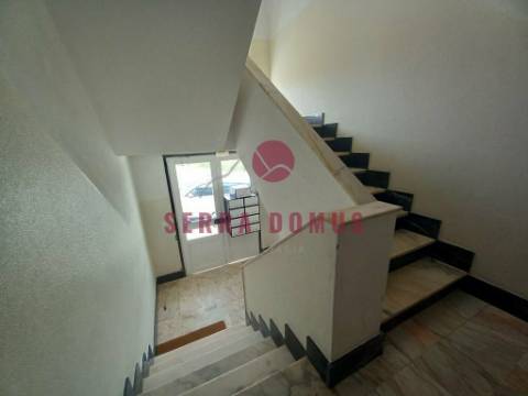 Apartamento T2 Remodelado  com  Vista Mar e terraço  na Ericeira