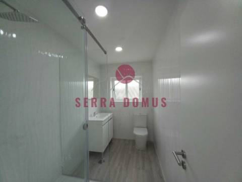 Apartamento T2 Remodelado  com  Vista Mar e terraço  na Ericeira