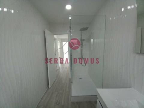 Apartamento T2 Remodelado  com  Vista Mar e terraço  na Ericeira