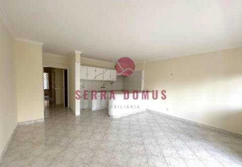 Apartamento T1  junto ao mar - Praia do Magoito com lugar de estacionamento