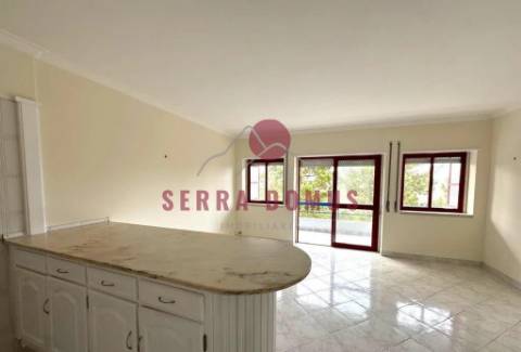 Apartamento T1  junto ao mar - Praia do Magoito com lugar de estacionamento