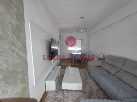 Apartamento T3 com 2 casas de banho em Casais de Mem Martins / Serra das Minas