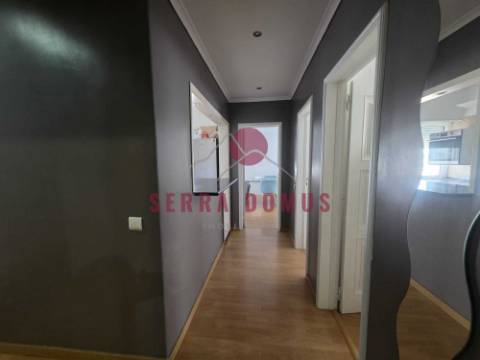Apartamento T3 com 2 casas de banho em Casais de Mem Martins / Serra das Minas