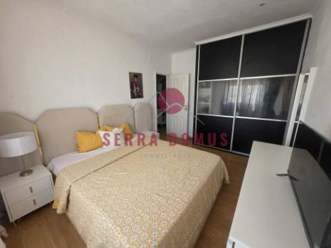 Apartamento T3 com 2 casas de banho em Casais de Mem Martins / Serra das Minas