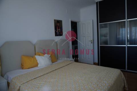 Apartamento T3 com 2 casas de banho em Casais de Mem Martins / Serra das Minas