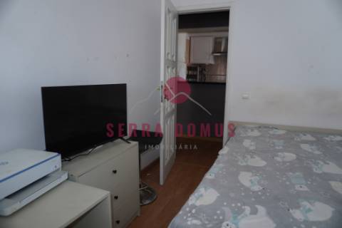 Apartamento T3 com 2 casas de banho em Casais de Mem Martins / Serra das Minas