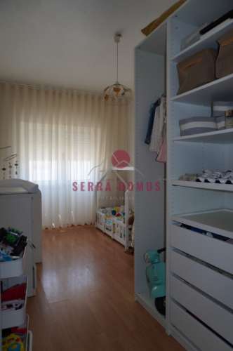 Apartamento T3 com 2 casas de banho em Casais de Mem Martins / Serra das Minas