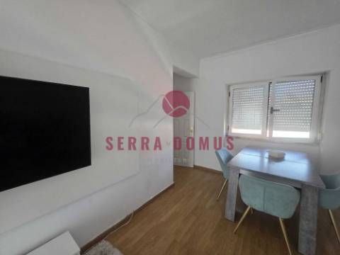 Apartamento T3 com 2 casas de banho em Casais de Mem Martins / Serra das Minas