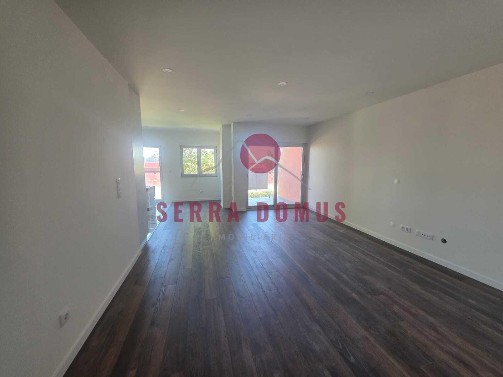 Apartamento T 2 - Novo em Mem Martins