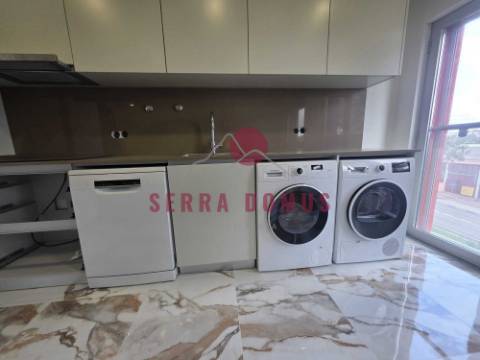 Apartamento T2 + 2 NOVO em  Mem Martins