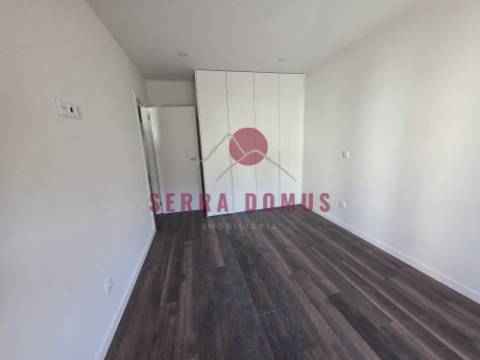 Apartamento T2 + 2 NOVO em  Mem Martins