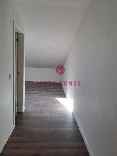 Apartamento T2 + 2 NOVO em  Mem Martins