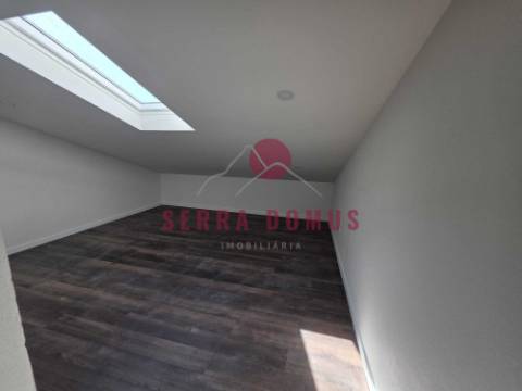 Apartamento T2 + 2 NOVO em  Mem Martins