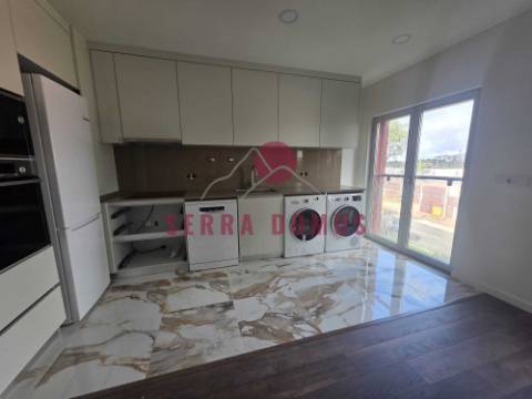 Apartamento T2 NOVO em  Mem Martins