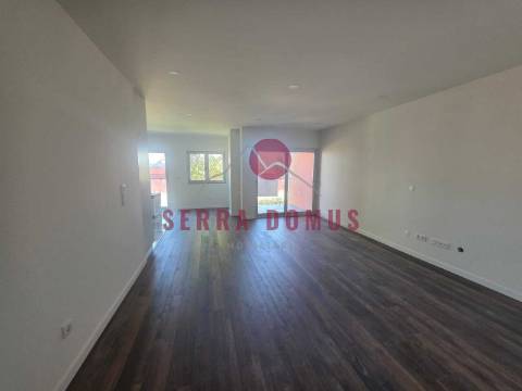 Apartamento T2 NOVO em  Mem Martins