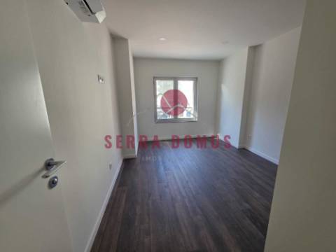 Apartamento T2 NOVO em  Mem Martins