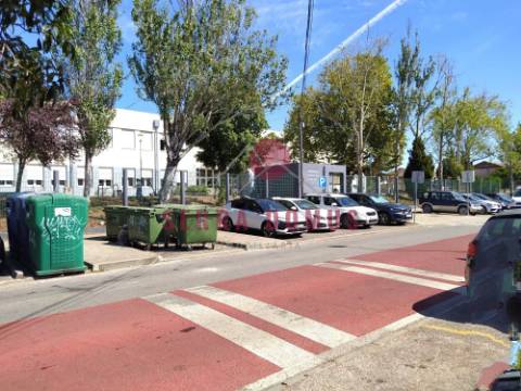 Terreno constituído por 2 Lotes urbanos na Urbanização da Cavaleira