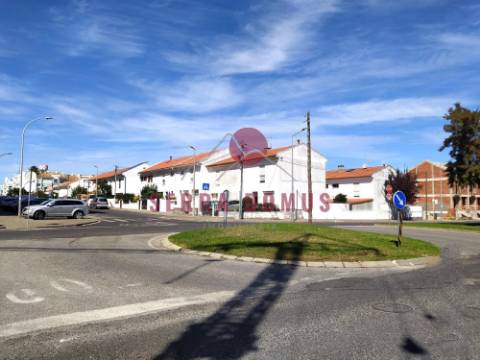 Terreno constituído por 2 Lotes urbanos na Urbanização da Cavaleira