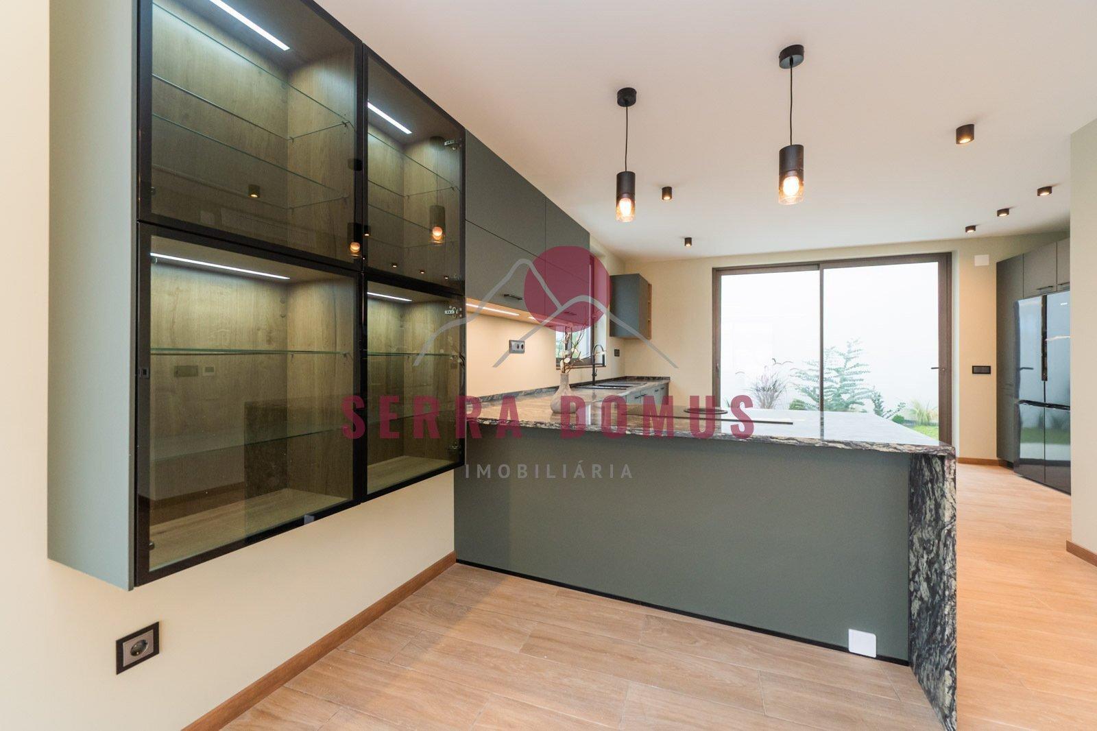 Moradia T3  de Luxo na Amoreira, Cascais