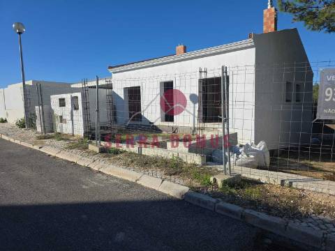 Moradia por concluir em Alvide, Alcabideche