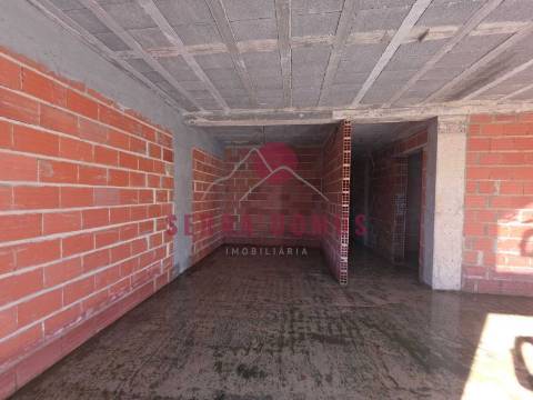 Moradia por concluir em Alvide, Alcabideche