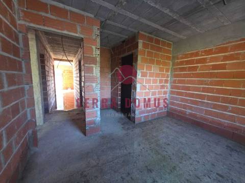 Moradia por concluir em Alvide, Alcabideche