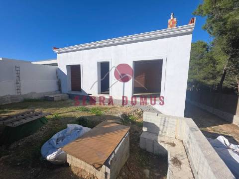 Moradia por concluir em Alvide, Alcabideche