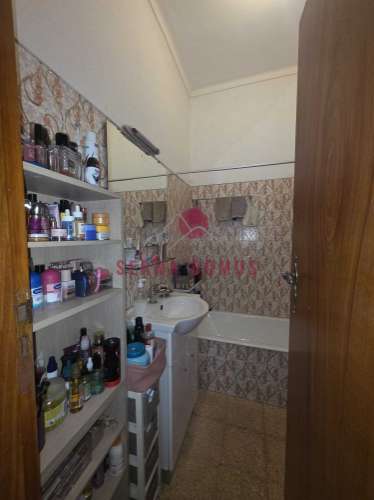 Simpático Apartamento T1, inserido em prédio calmo na Serra das Minas, freguesia de Rio de Mouro.