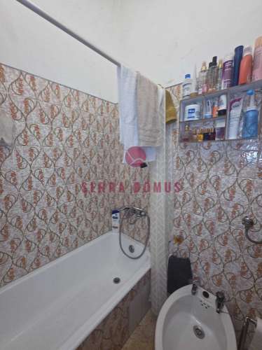 Simpático Apartamento T1, inserido em prédio calmo na Serra das Minas, freguesia de Rio de Mouro.