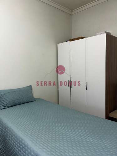 Simpático Apartamento T1, inserido em prédio calmo na Serra das Minas, freguesia de Rio de Mouro.