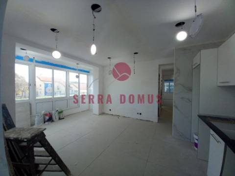 Magnífico Apartamento T4  no Laranjeiro