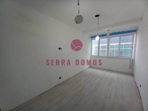 Magnífico Apartamento T4  no Laranjeiro