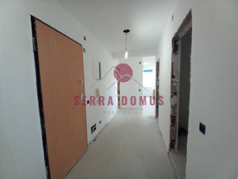 Magnífico Apartamento T4  no Laranjeiro