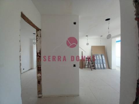 Magnífico Apartamento T4  no Laranjeiro