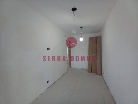 Magnífico Apartamento T4  no Laranjeiro