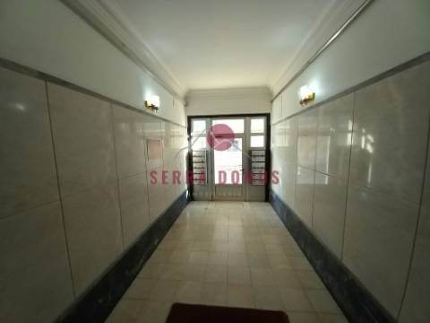 Magnífico Apartamento T4  no Laranjeiro