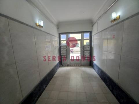 Magnífico Apartamento T4  no Laranjeiro