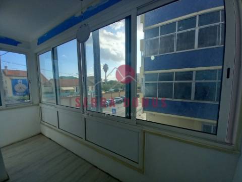 Magnífico Apartamento T4  no Laranjeiro