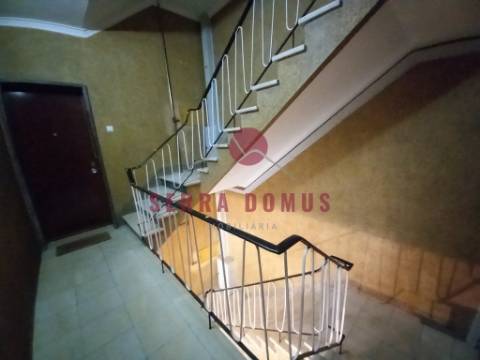 Magnífico Apartamento T4  no Laranjeiro