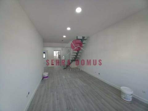 Apartamento  Duplex T3- Costa Caparica