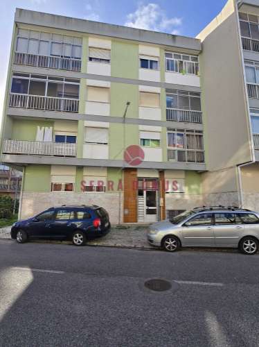 Apartamento T2 no centro de Mem Martins